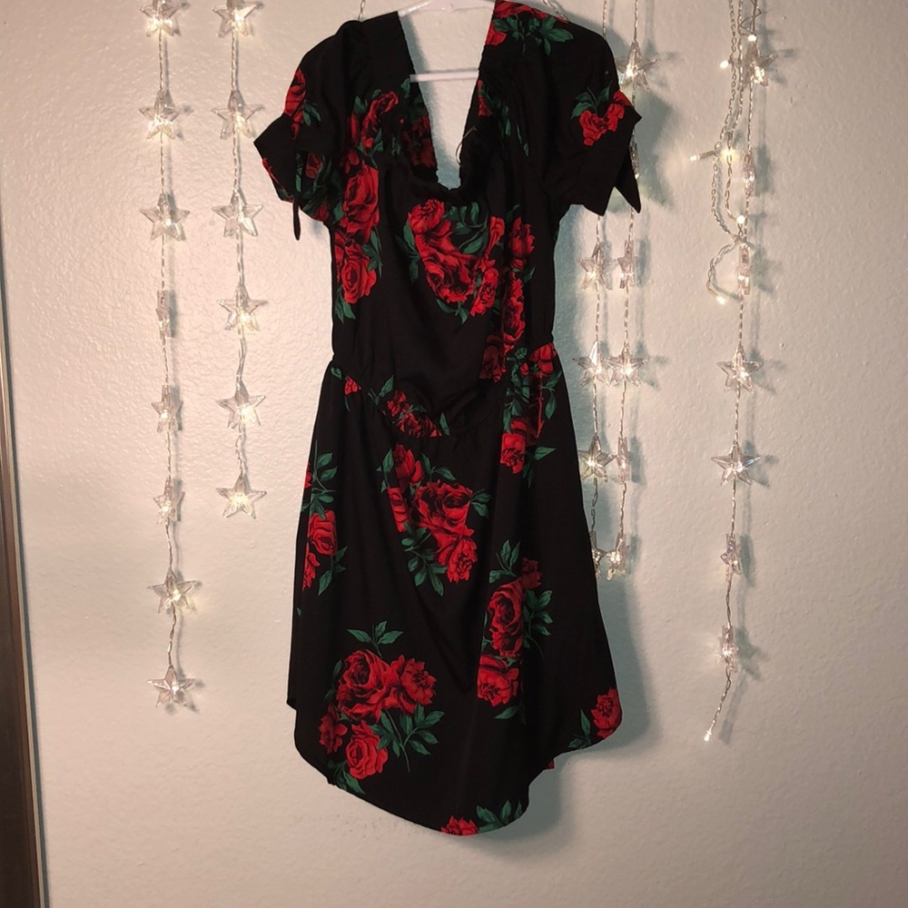🌹🎉🎉Black and red floral dress🌹